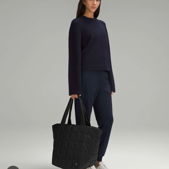 Lululemon Quilted Grid Tote 26L - Picture 2 of 7